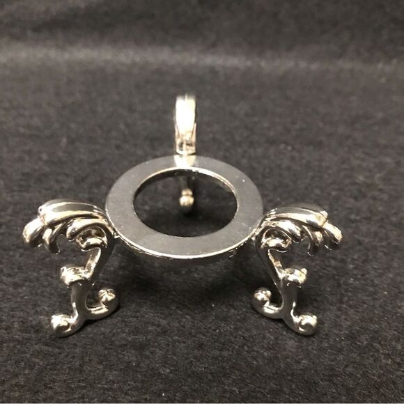 TITISKIN skin crystal faux diamond paperweight with stand 100mm - Picture 5 of 8